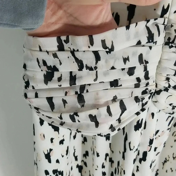 Shona Joy Black and White Asymmetrical Dress - Picture 7 of 16